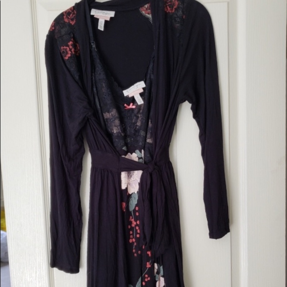 Nursing gown and robe set